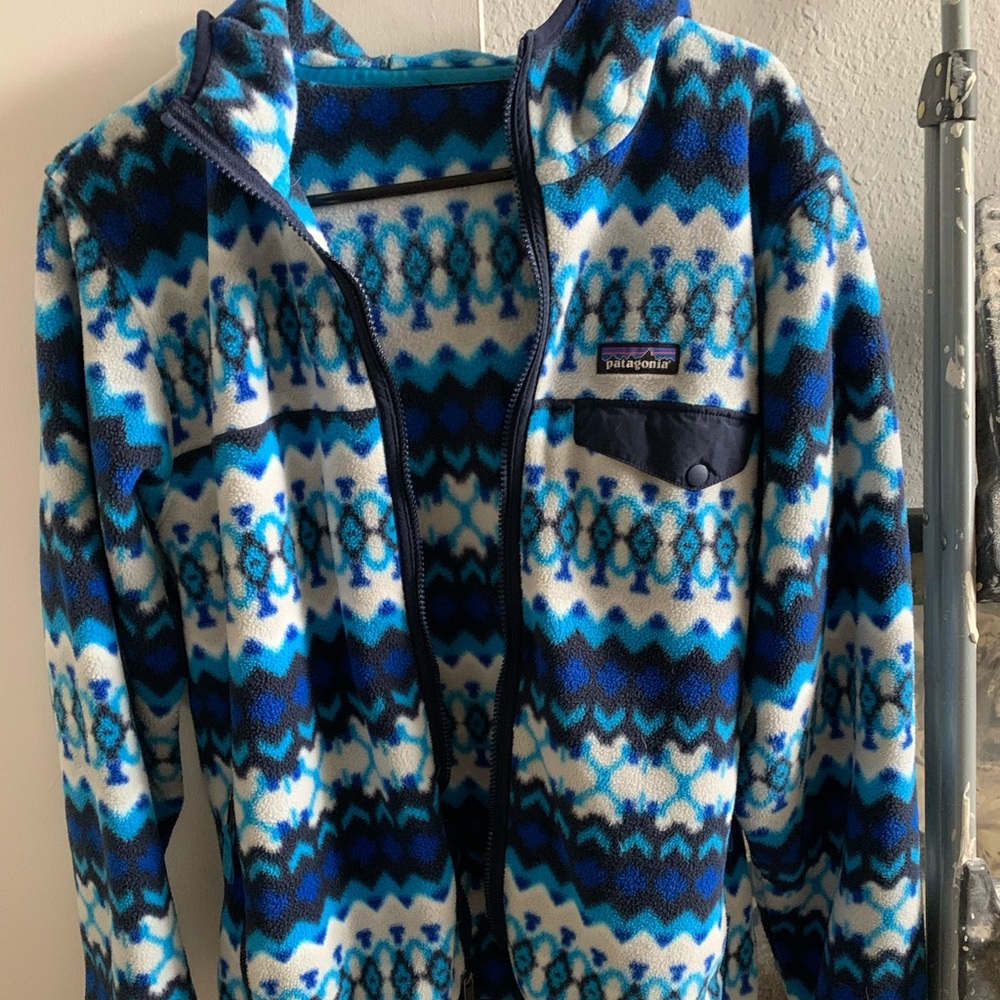 Patagonia large women’s zip up with hoodie